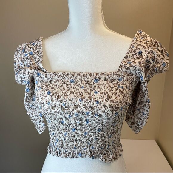 New!Olivaceous Top| 100% rayon| Small|ribbed| soft| cropped| stretchy|floral - Picture 1 of 16